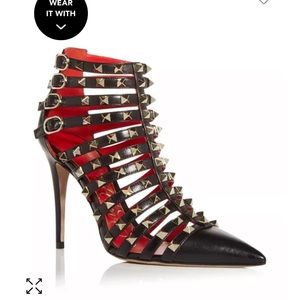 Authentic BNIB Valentino Garavani Women's Rockstud Alcove Booties (37)